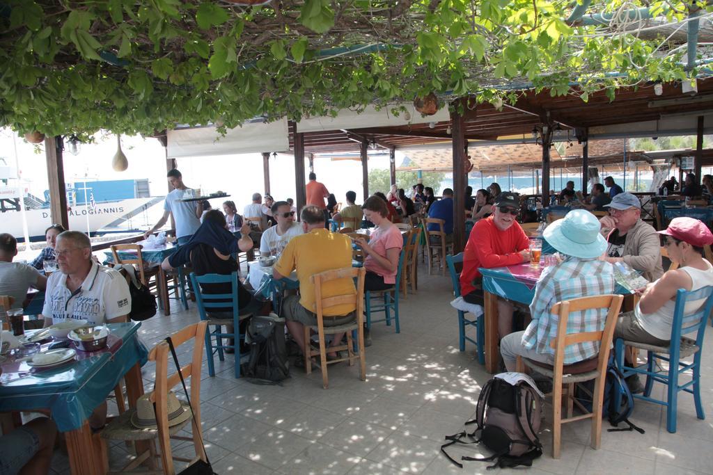 Paralia Guest House Agia Ruméli Exterior foto