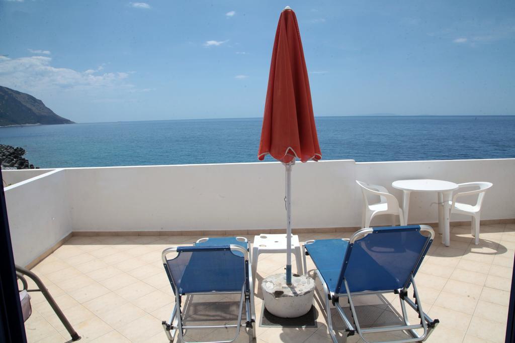 Paralia Guest House Agia Ruméli Exterior foto
