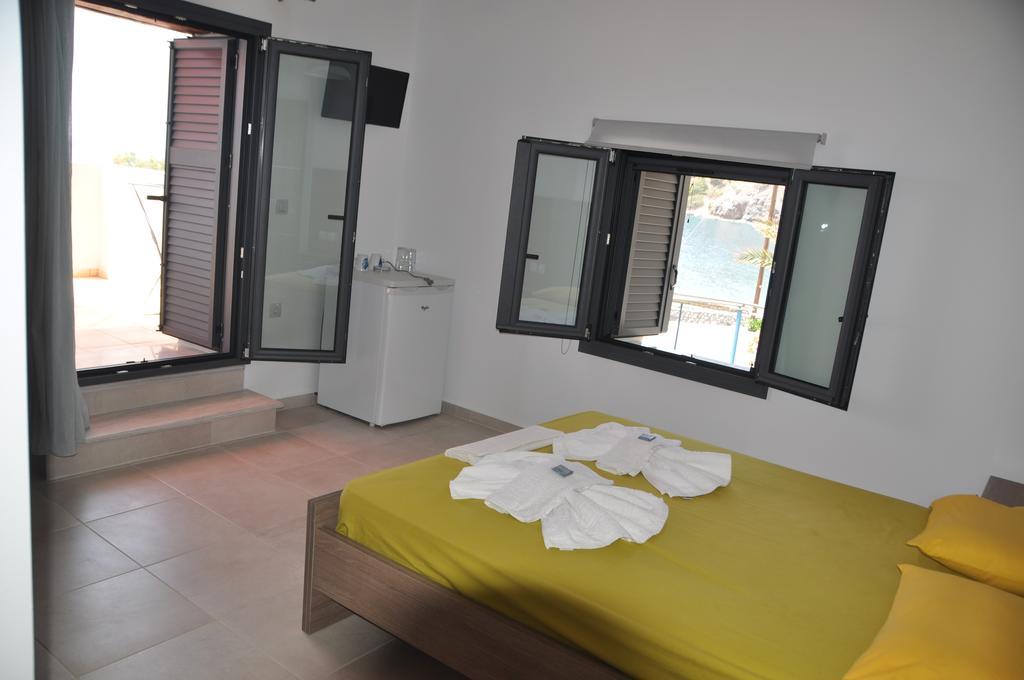 Paralia Guest House Agia Ruméli Exterior foto